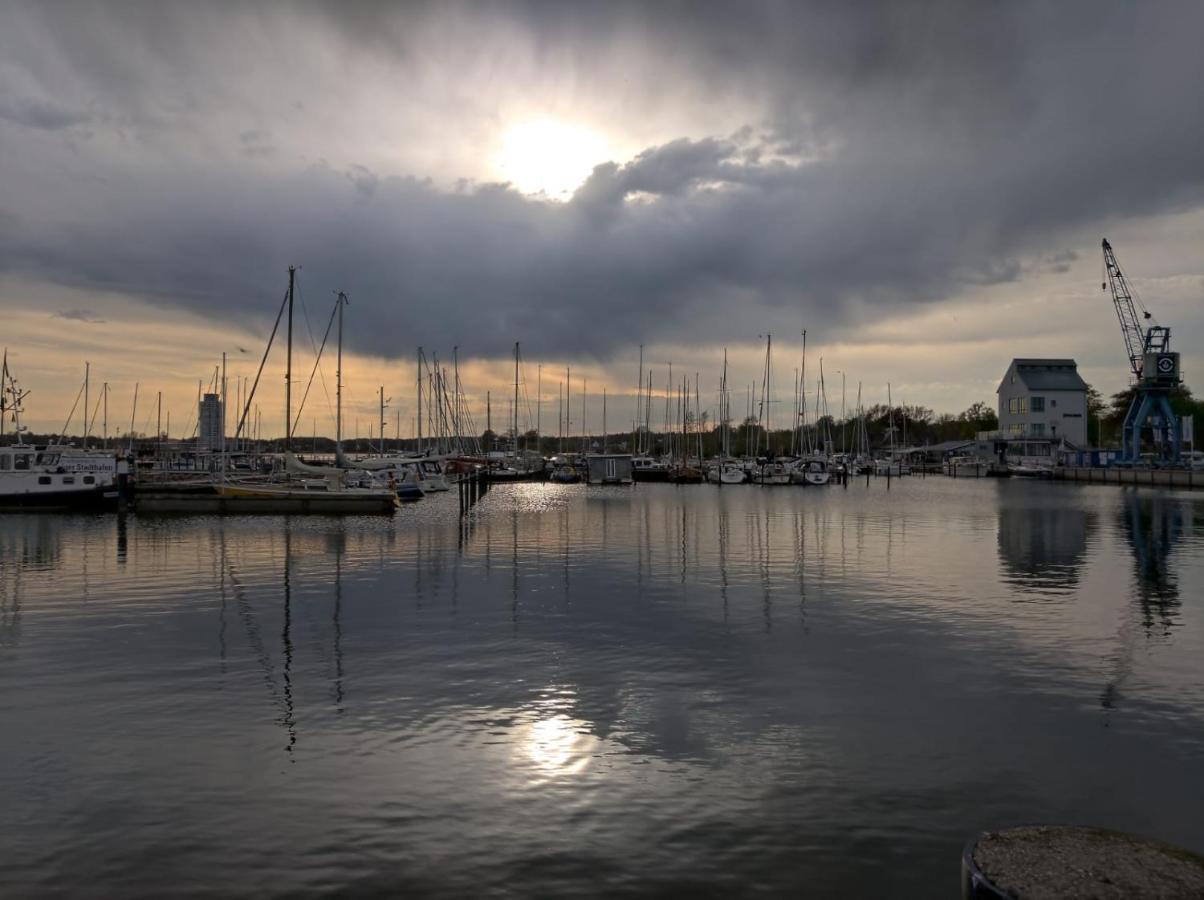 Ostsee Hausboot Schleswig Ostseeblick 1 Екстериор снимка